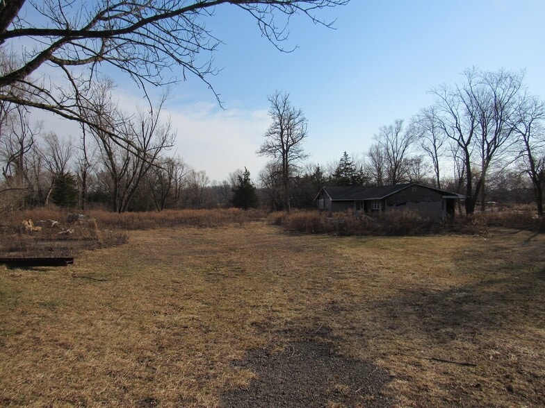 309 State Route 33, Manalapan Township, NJ for lease - Building Photo - Image 3 of 4