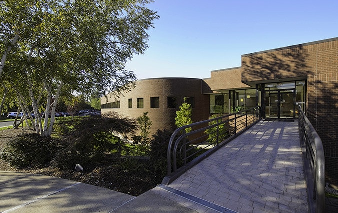 100 Corporate Dr, Windsor, CT for lease - Building Photo - Image 3 of 5