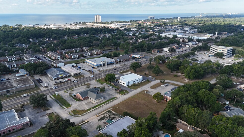 2556 Marcia Ct, Biloxi, MS à vendre - Photo du bâtiment - Image 2 de 10