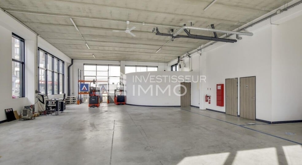 Flex in Ivry-sur-Seine for lease - Building Photo - Image 2 of 17