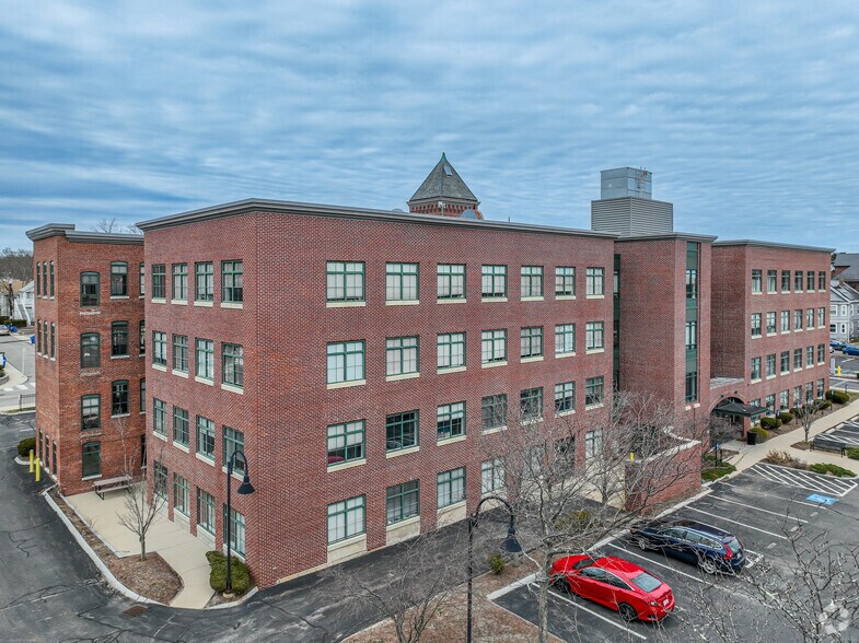 260 Charles St, Waltham, MA à louer - Photo du bâtiment - Image 2 de 5