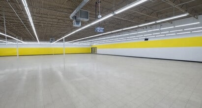 519-621 W Broadway Ave, Minneapolis, MN for lease Interior Photo- Image 2 of 3