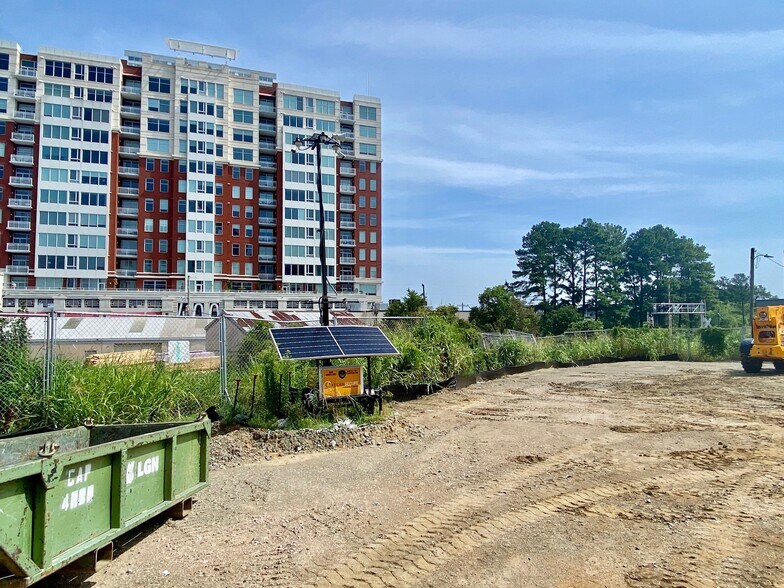 324 and 406 W. Lane Street (1.31 acres) portefeuille de 3 propriétés à vendre sur LoopNet.ca - Photo du bâtiment - Image 2 de 6