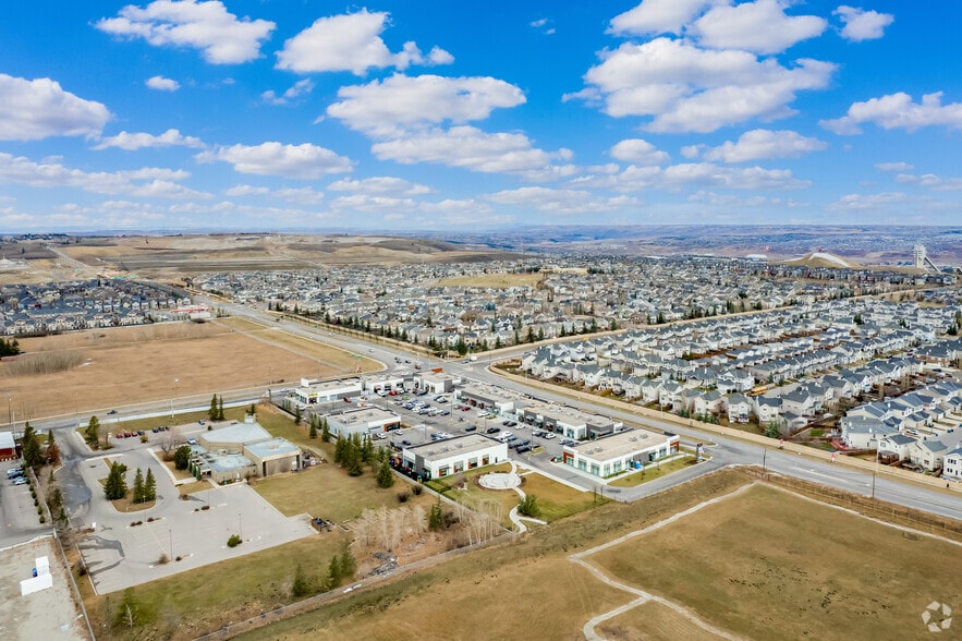 722 85th St SW, Calgary, AB for lease - Aerial - Image 2 of 8