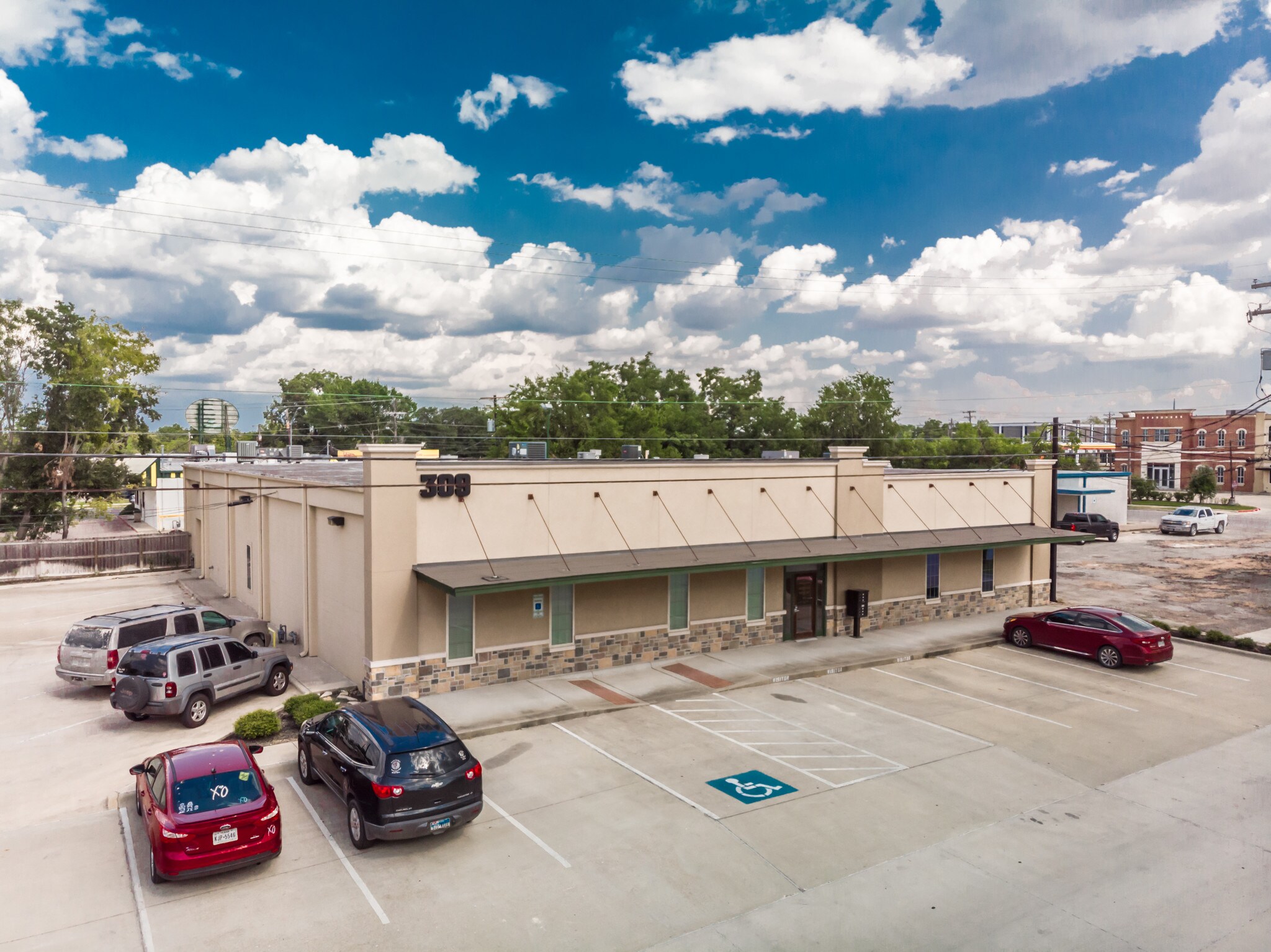 309 N Washington Ave, Bryan, TX for lease Building Photo- Image 1 of 7