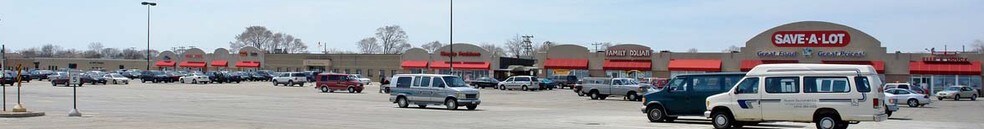 6063-6245 N Teutonia Ave, Milwaukee, WI à louer - Photo principale - Image 2 de 11