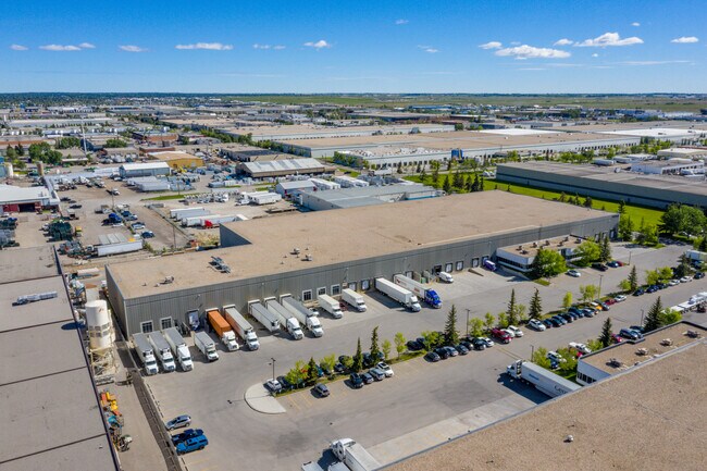 Plus de détails pour 7139 44th St SE, Calgary, AB - Industriel à louer