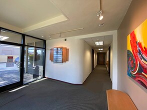 555 Price Ave, Redwood City, CA for lease Lobby- Image 1 of 3