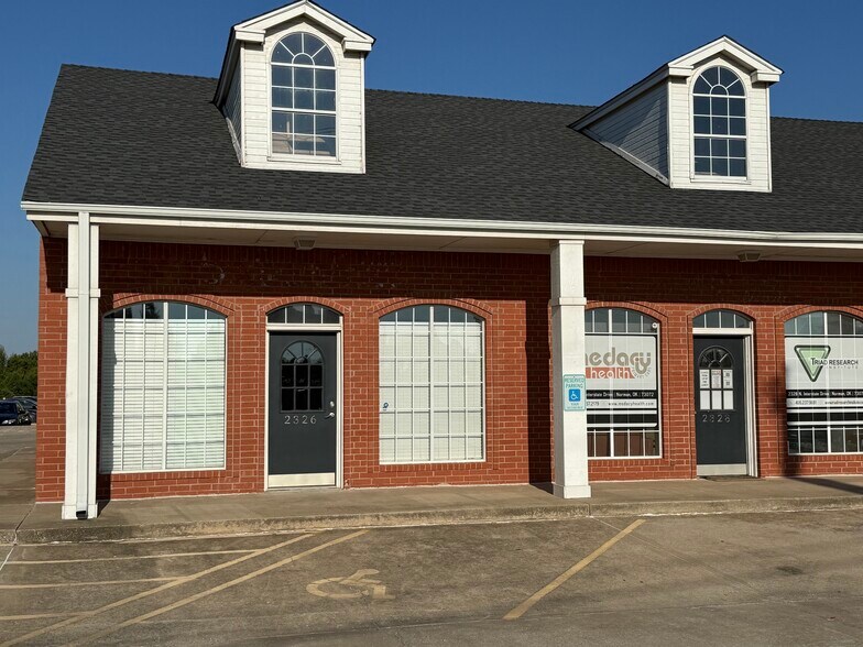 2326-2350 N Interstate Dr, Norman, OK à louer - Photo du bâtiment - Image 1 de 5