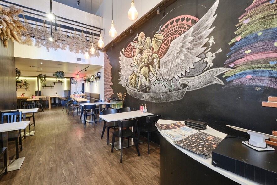 133-40 37th Ave, Flushing, NY à vendre - Photo intérieure - Image 3 de 32