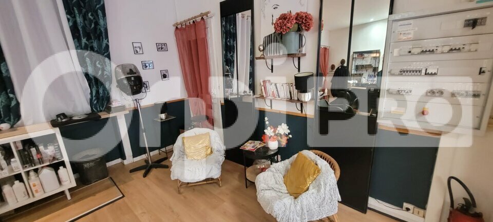 Retail in Limoges for sale - Interior Photo - Image 3 of 12