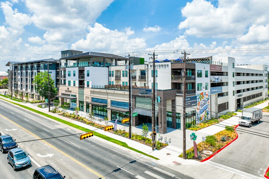 1414 E 51st St, Austin, TX à louer - Photo du bâtiment - Image 2 de 20