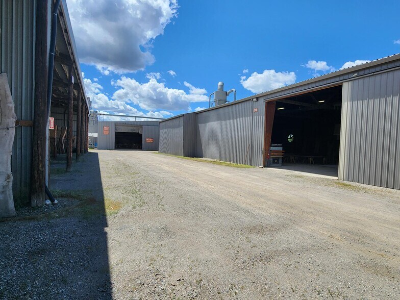 1625 Tierra Buena Rd, Yuba City, CA à louer - Photo du bâtiment - Image 2 de 15