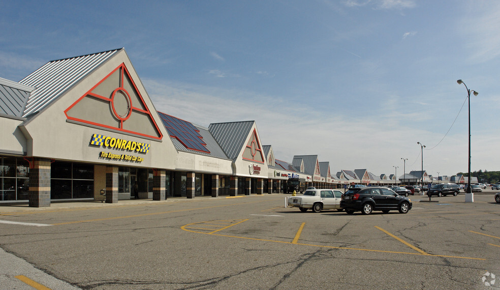 1650-2200 Snow Rd, Parma, OH for sale - Primary Photo - Image 1 of 1