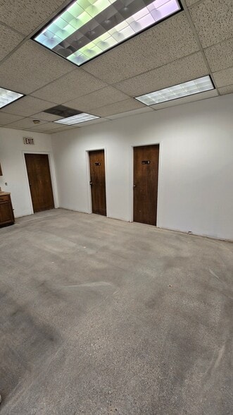 605 W Mockingbird Ln, Dallas, TX à vendre - Photo du bâtiment - Image 3 de 7