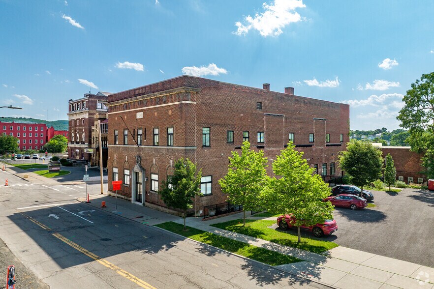 257 Washington St, Binghamton, NY à vendre - Photo du bâtiment - Image 2 de 23