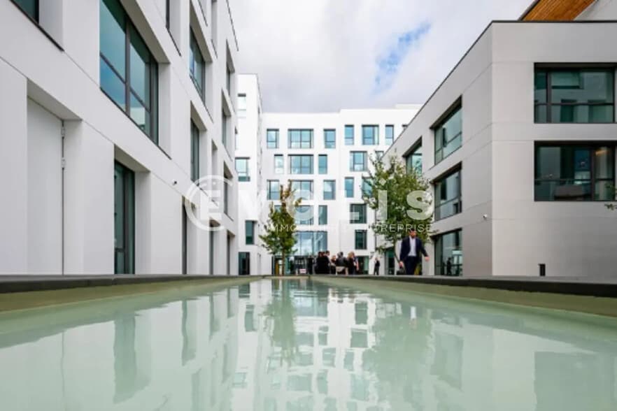 Office in Massy for lease - Building Photo - Image 3 of 5