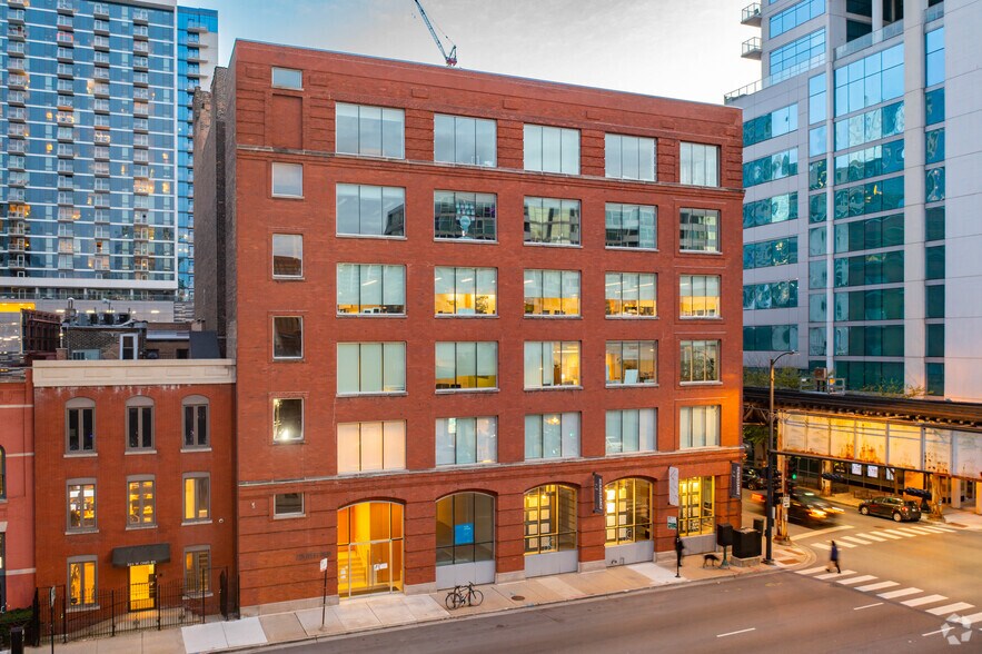 225 W Ohio St, Chicago, IL for lease - Building Photo - Image 2 of 4