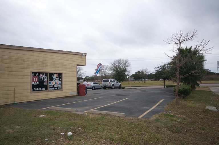 2555 Allen Genoa Rd, Pasadena, TX à vendre - Photo du bâtiment - Image 2 de 43