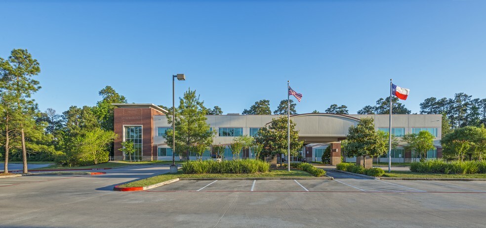 17191 St. Lukes Way, The Woodlands, TX à louer - Photo du bâtiment - Image 3 de 4