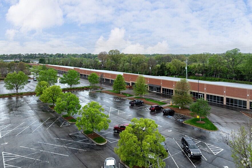 2501 McGavock Pike, Nashville, TN à vendre - Photo du bâtiment - Image 3 de 4