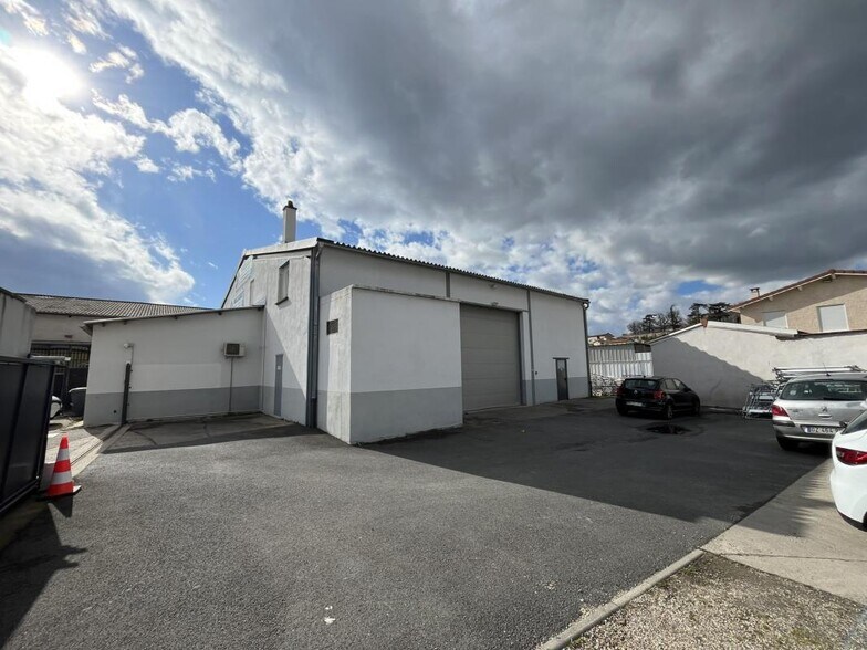 102 Rue Fleury Jay, GRIGNY-SUR-RHÔNE à louer - Photo du bâtiment - Image 2 de 22
