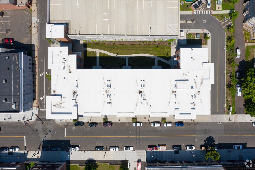 24 Colony St, Meriden, CT à louer - Aérien - Image 3 de 4