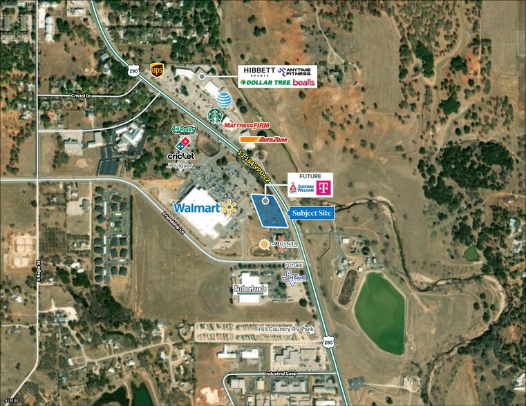 1455 E Main St, Fredericksburg, TX à louer - Photo du bâtiment - Image 2 de 2