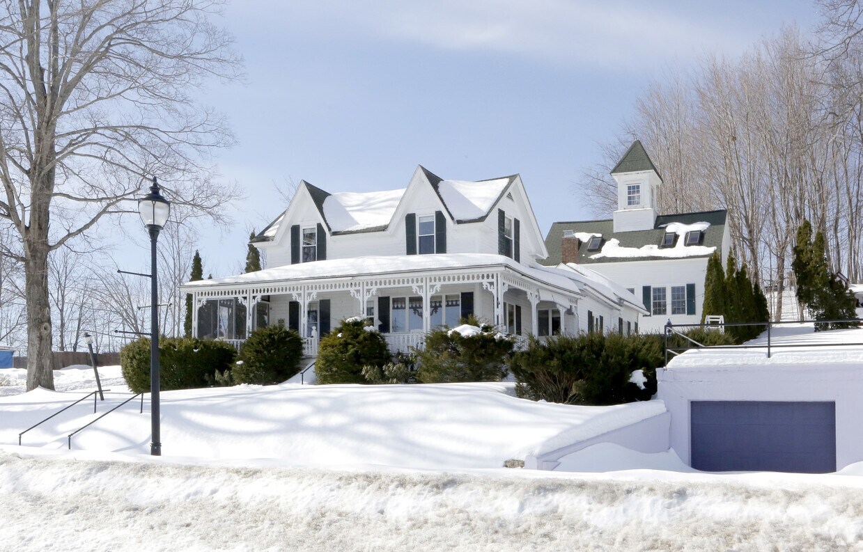 76 Lakeside Ave, Laconia, NH à louer Photo du bâtiment- Image 1 de 1