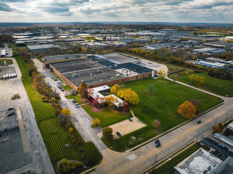 26300 Miles Rd, Bedford Heights, OH for lease - Building Photo - Image 1 of 8