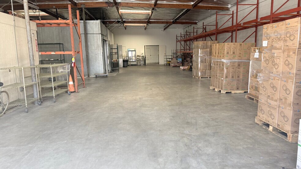 2412 Lee Ave, South El Monte, CA à louer - Photo du bâtiment - Image 2 de 13