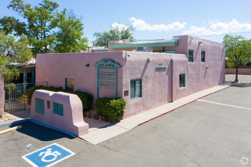 4004 Carlisle Blvd NE, Albuquerque, NM à louer - Photo du bâtiment - Image 3 de 4