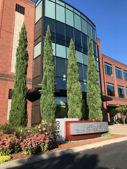 29100 SW Town Center Loop W, Wilsonville, OR à louer - Photo du bâtiment - Image 2 de 8