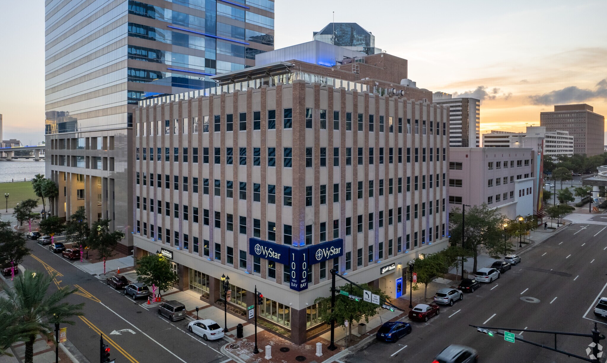 100 W Bay St, Jacksonville, FL for lease Building Photo- Image 1 of 10