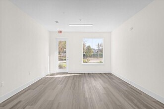 Oviedo On The Park, Oviedo, FL for lease Interior Photo- Image 1 of 6