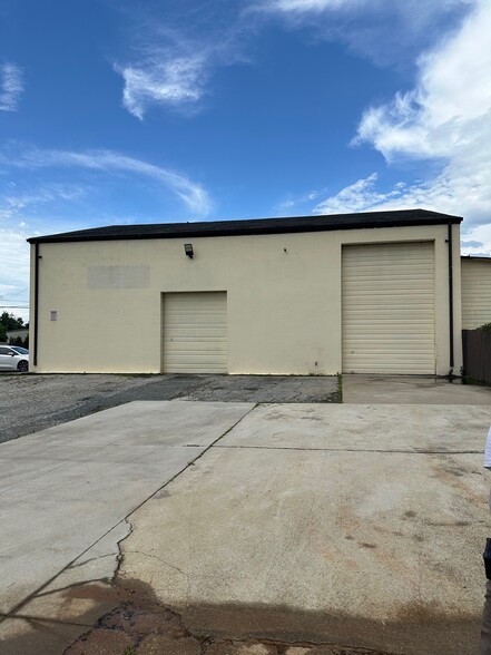 4155 Arcadia Industrial Cir, Lilburn, GA for sale - Building Photo - Image 2 of 7