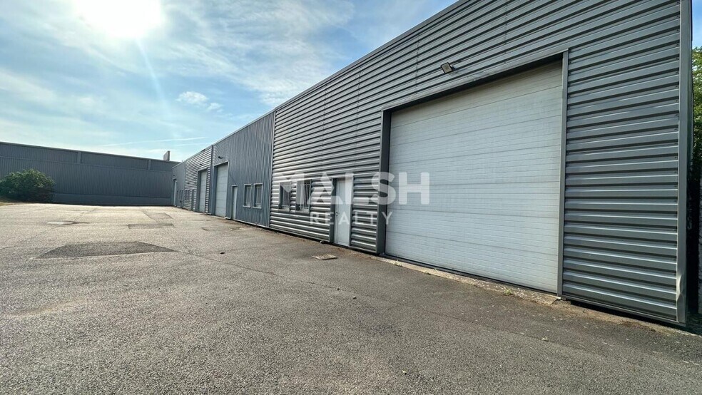 Flex dans Saint-Georges-de-Reneins à louer - Photo du bâtiment - Image 1 de 11