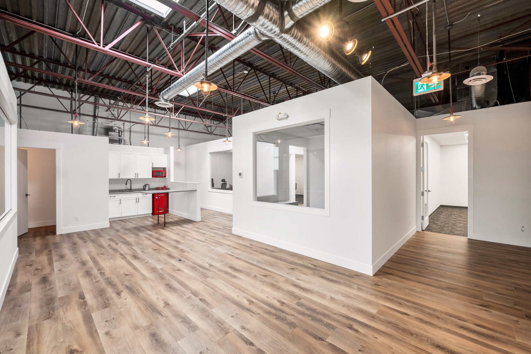 17750 65A Av, Surrey, BC à vendre Photo du bâtiment- Image 1 de 5