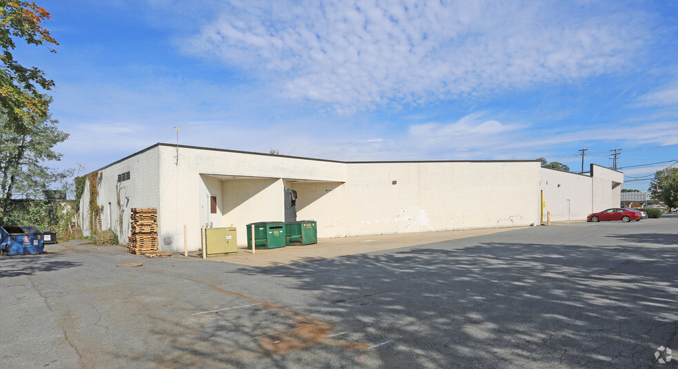 800-802 Hungerford Dr, Rockville, MD for lease - Building Photo - Image 3 of 4