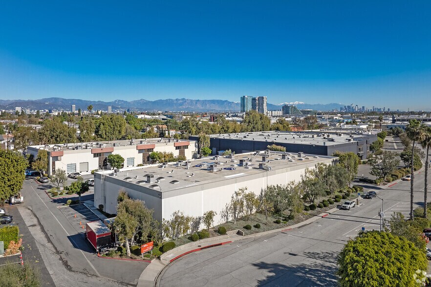 8651-8671 Hayden Pl, Culver City, CA à louer - Aérien - Image 3 de 4