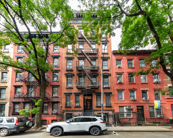 417 E 9th St, New York, NY for sale - Building Photo - Image 1 of 13