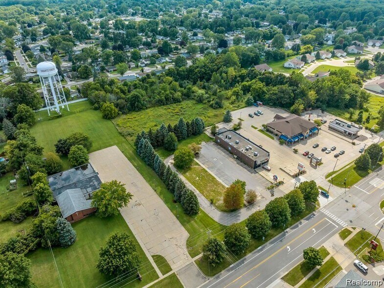 8571 Miller Rd, Swartz Creek, MI à vendre - Photo du bâtiment - Image 3 de 7