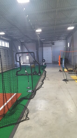 179 Cross Rd, Waterford, CT for sale - Interior Photo - Image 3 of 9