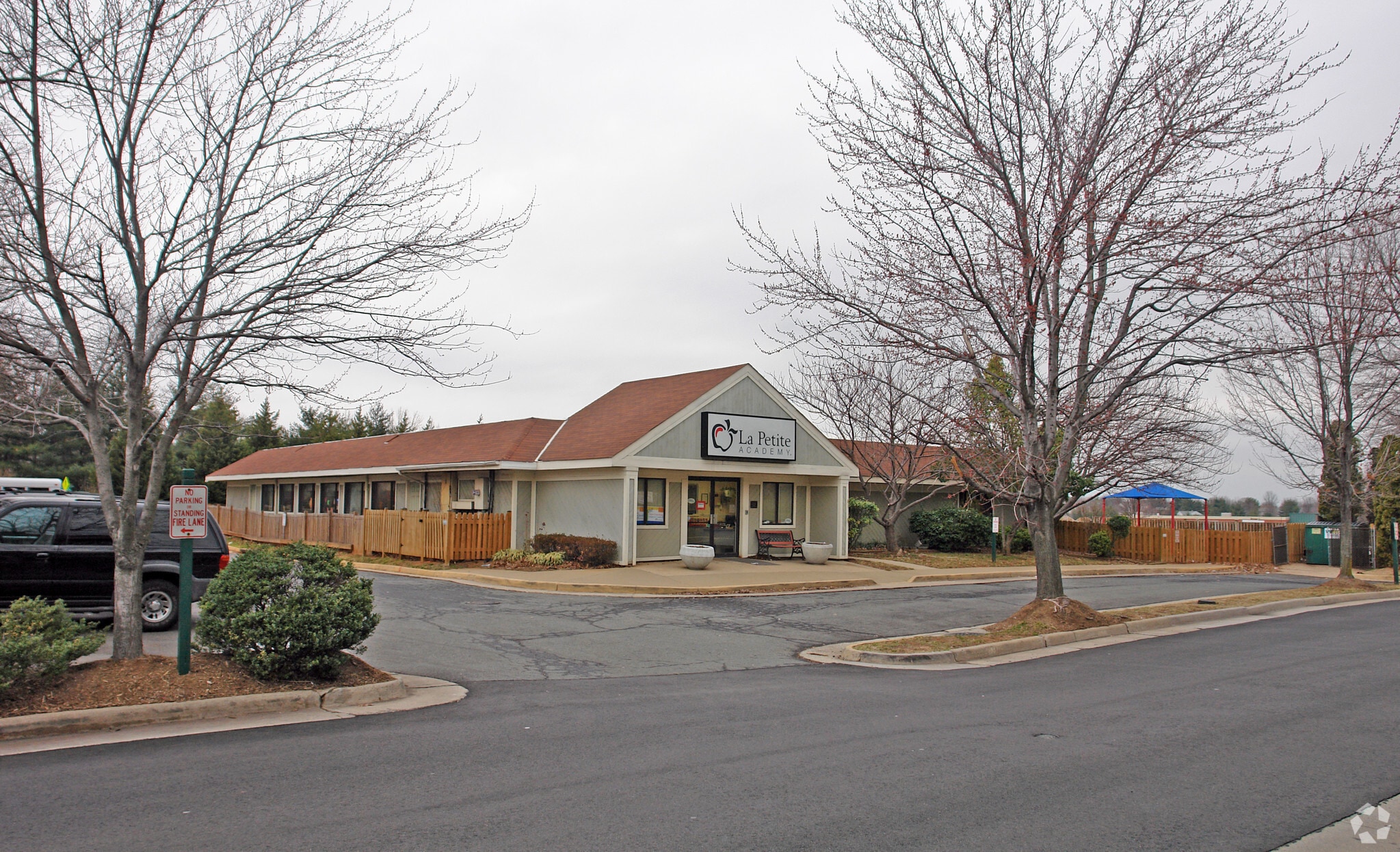 211 Edds Ln, Sterling, VA for lease Primary Photo- Image 1 of 3