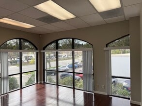 2277 Townsgate Rd, Westlake Village, CA à louer Photo intérieure- Image 1 de 3