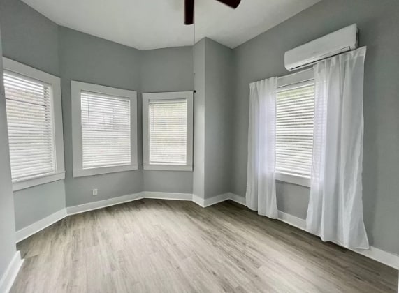 1318 Willow, San Antonio, TX for sale - Interior Photo - Image 3 of 11