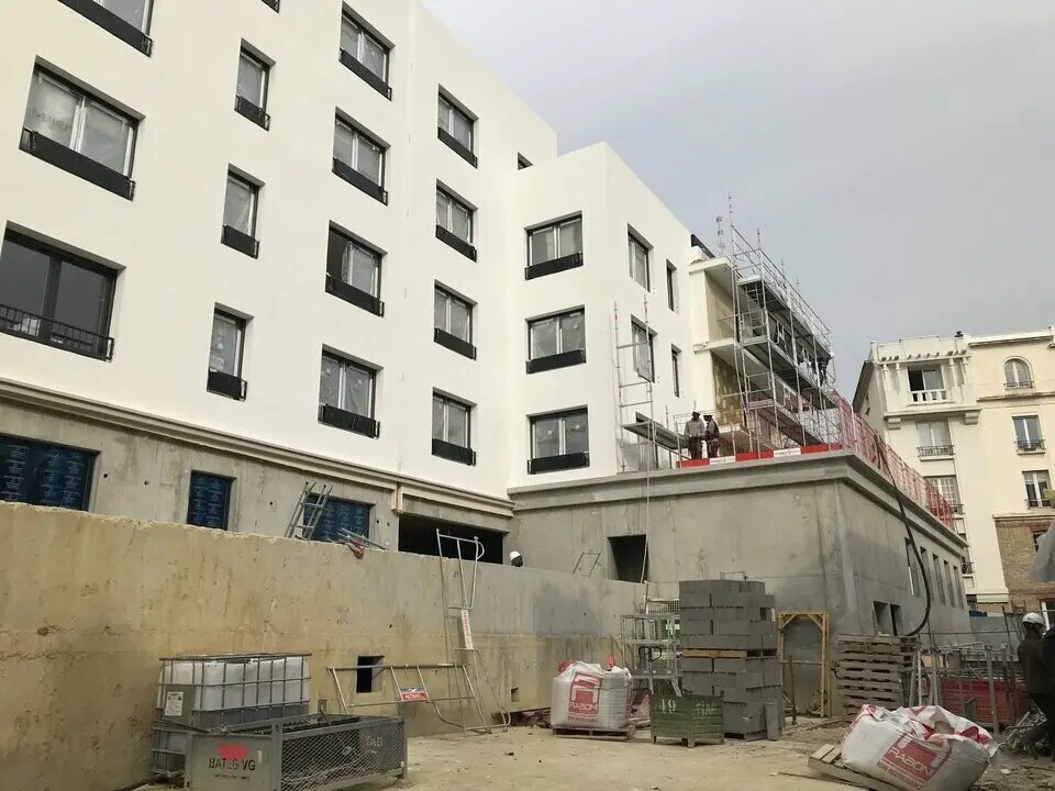 Commerce de détail dans Issy-les-Moulineaux à louer Photo du bâtiment- Image 1 de 10