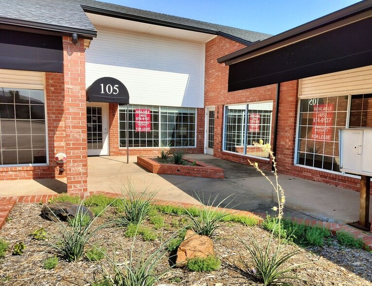 2300 S Broadway, Edmond, OK à louer - Photo du bâtiment - Image 2 de 11