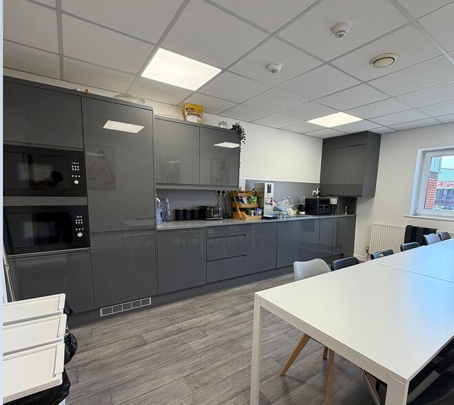 Eastern Way, Cannock for lease - Interior Photo - Image 3 of 4