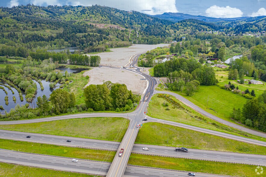 114 Kalama River Rd, Kalama, WA à louer - Photo du bâtiment - Image 3 de 11
